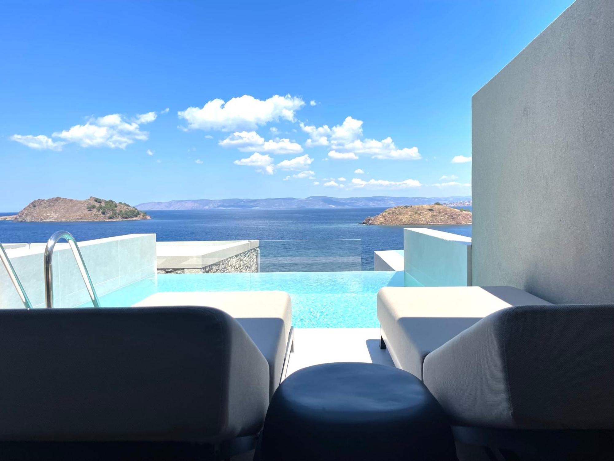 פטרה Eleia Seafront Rooms & Villas מראה חיצוני תמונה