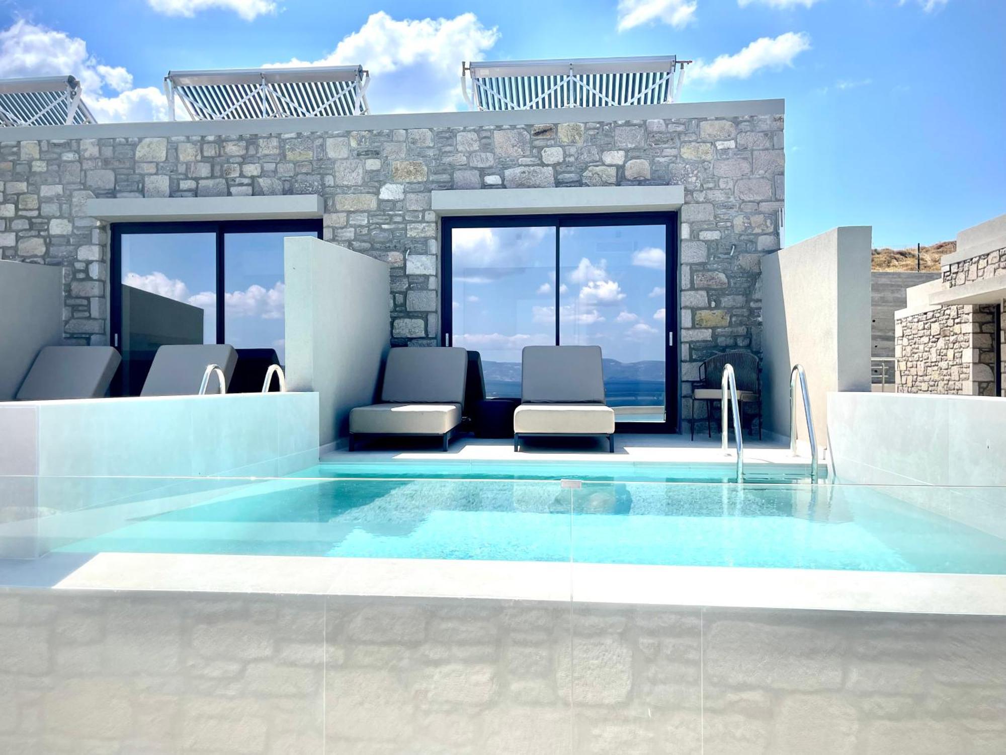 פטרה Eleia Seafront Rooms & Villas מראה חיצוני תמונה