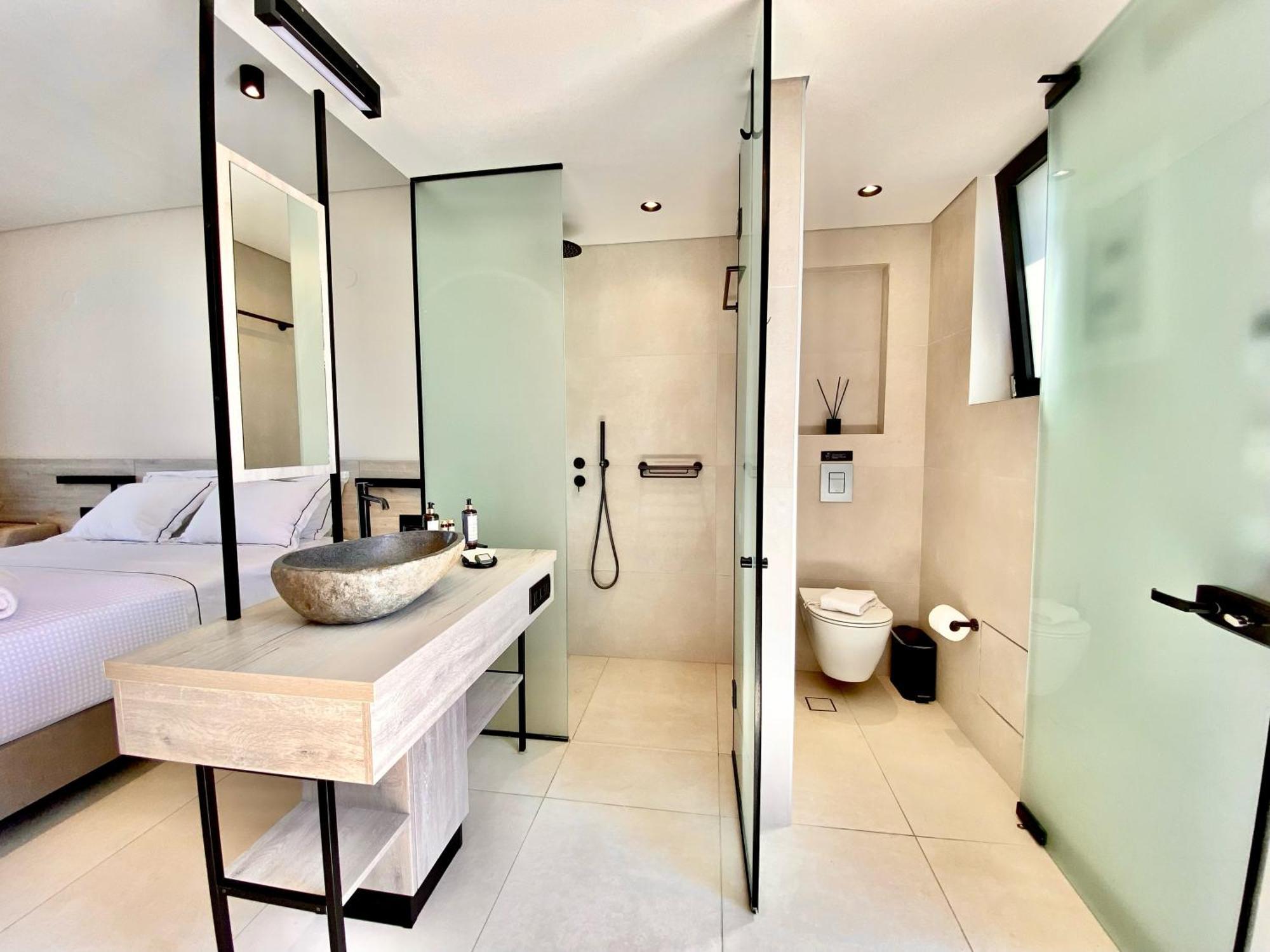 פטרה Eleia Seafront Rooms & Villas מראה חיצוני תמונה