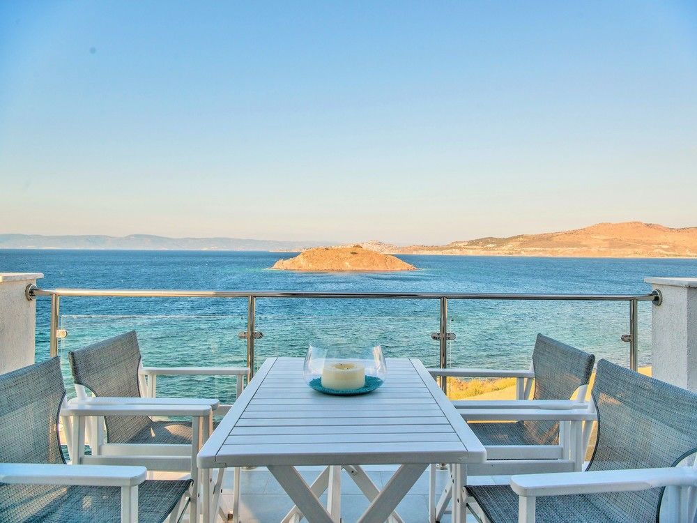 פטרה Eleia Seafront Rooms & Villas מראה חיצוני תמונה