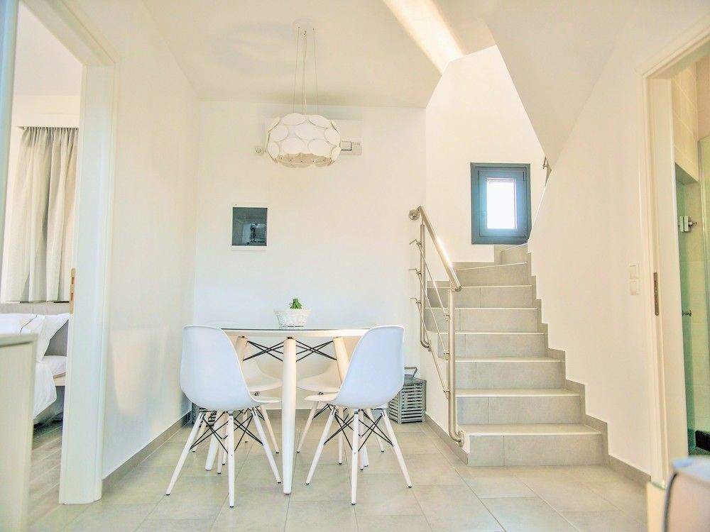 פטרה Eleia Seafront Rooms & Villas מראה חיצוני תמונה