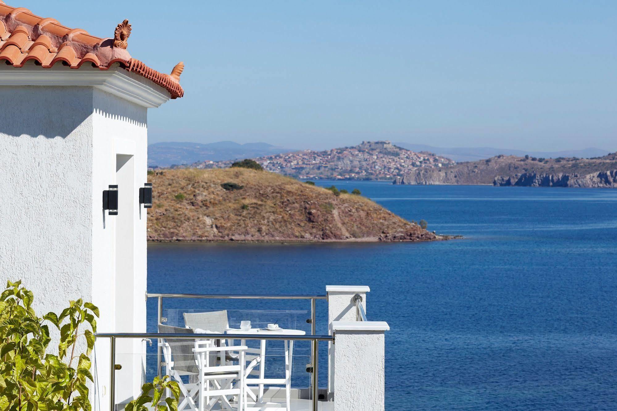 פטרה Eleia Seafront Rooms & Villas מראה חיצוני תמונה